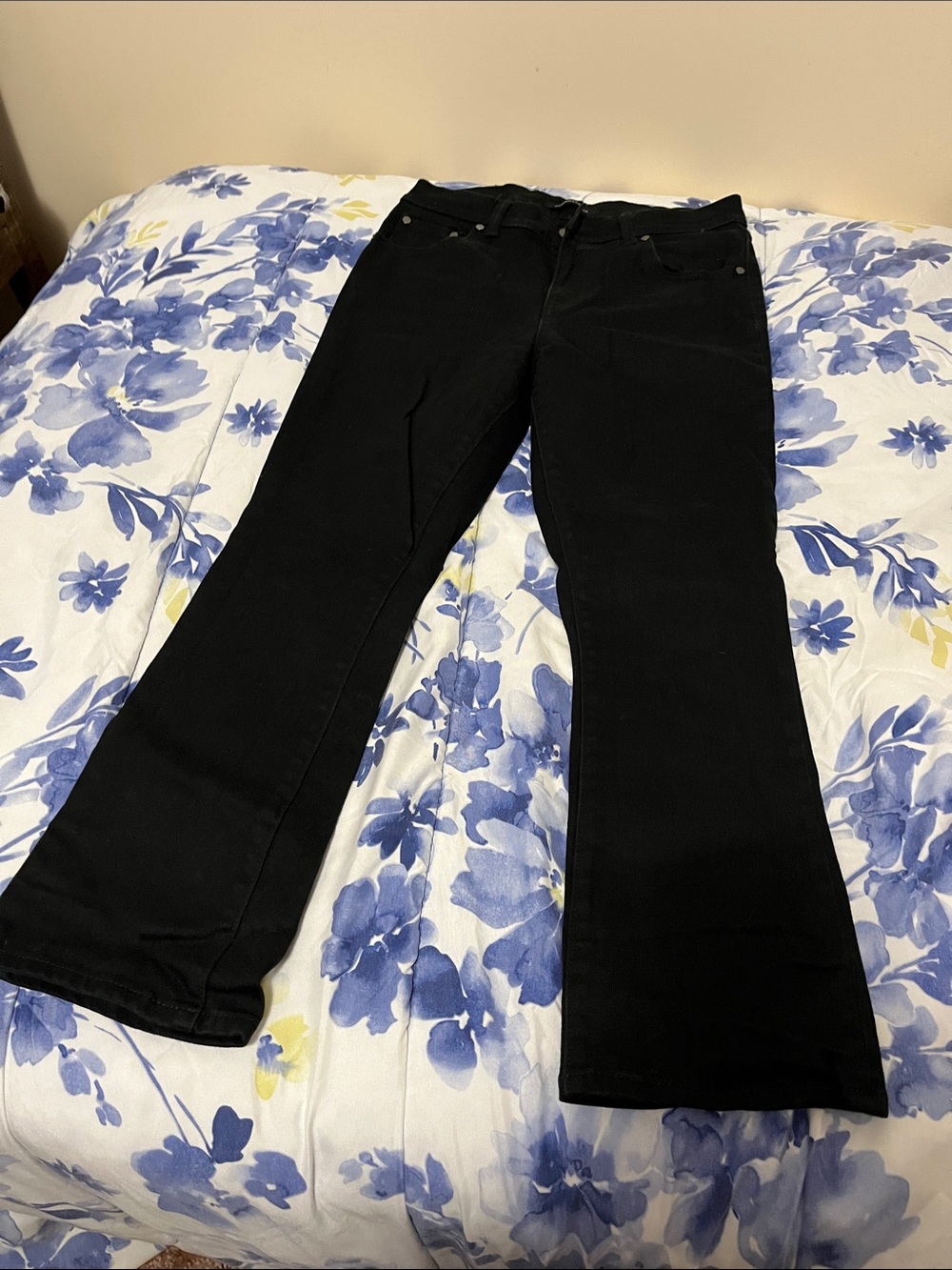BCBGMaxAzria Black Flare Wide-Leg Jeans